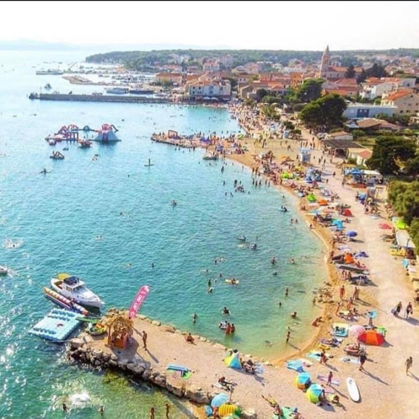 Apartamento Apartman Kurtov Pakoštane Exterior foto