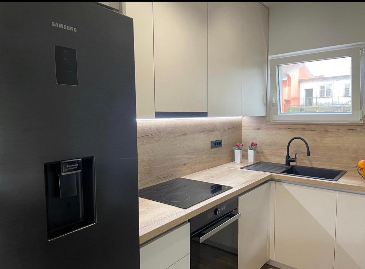 Apartamento Apartman Kurtov Pakoštane Exterior foto