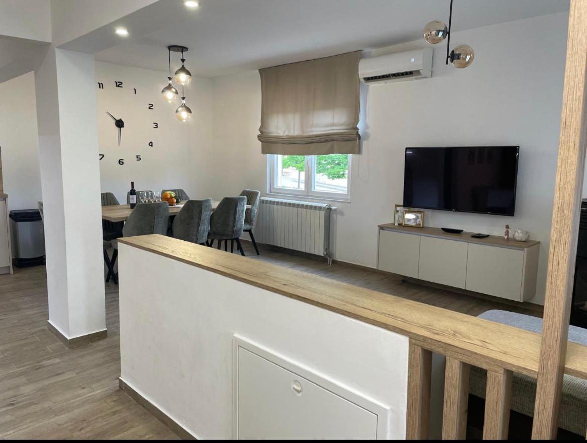 Apartamento Apartman Kurtov Pakoštane Exterior foto