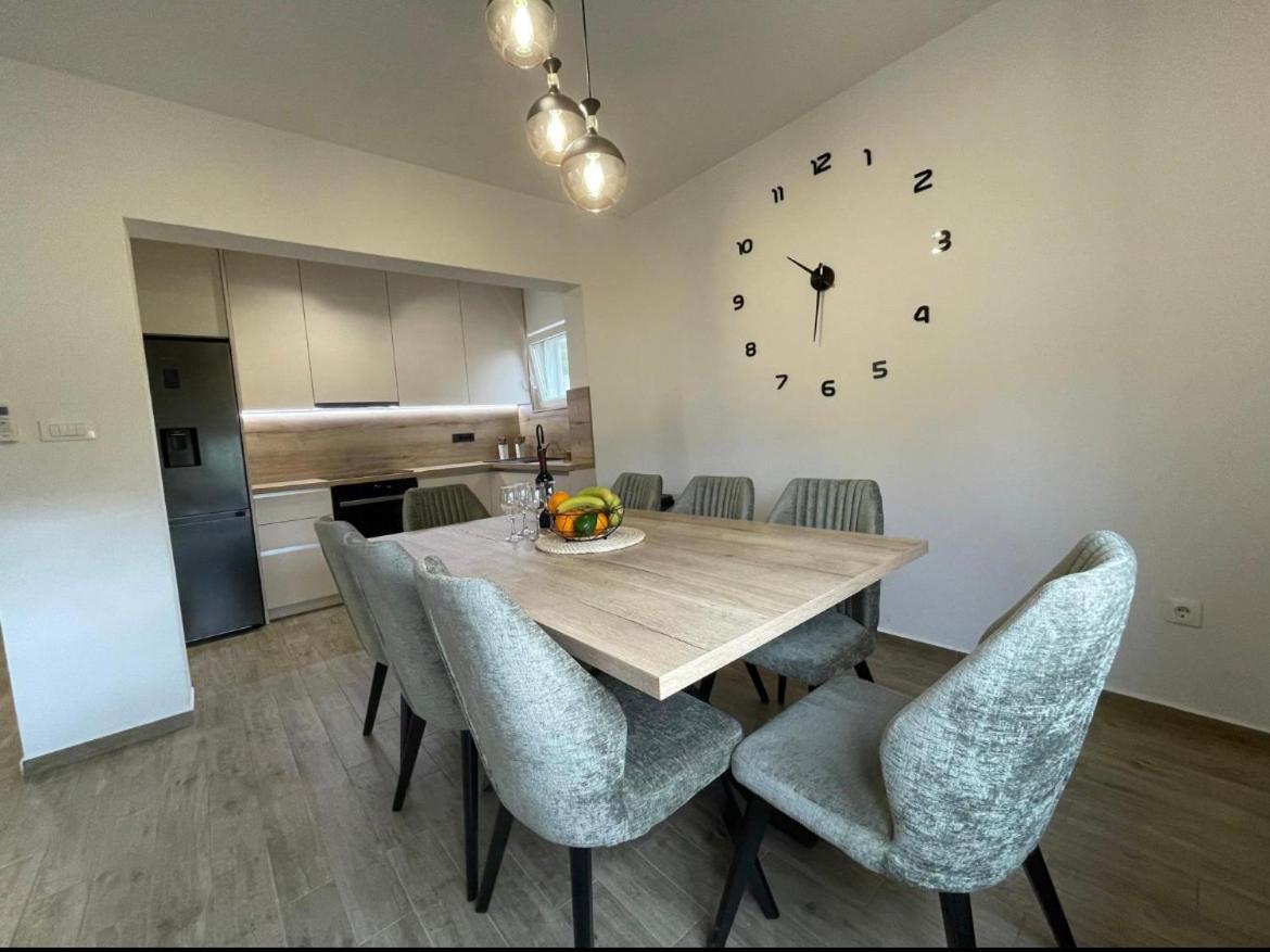 Apartamento Apartman Kurtov Pakoštane Exterior foto
