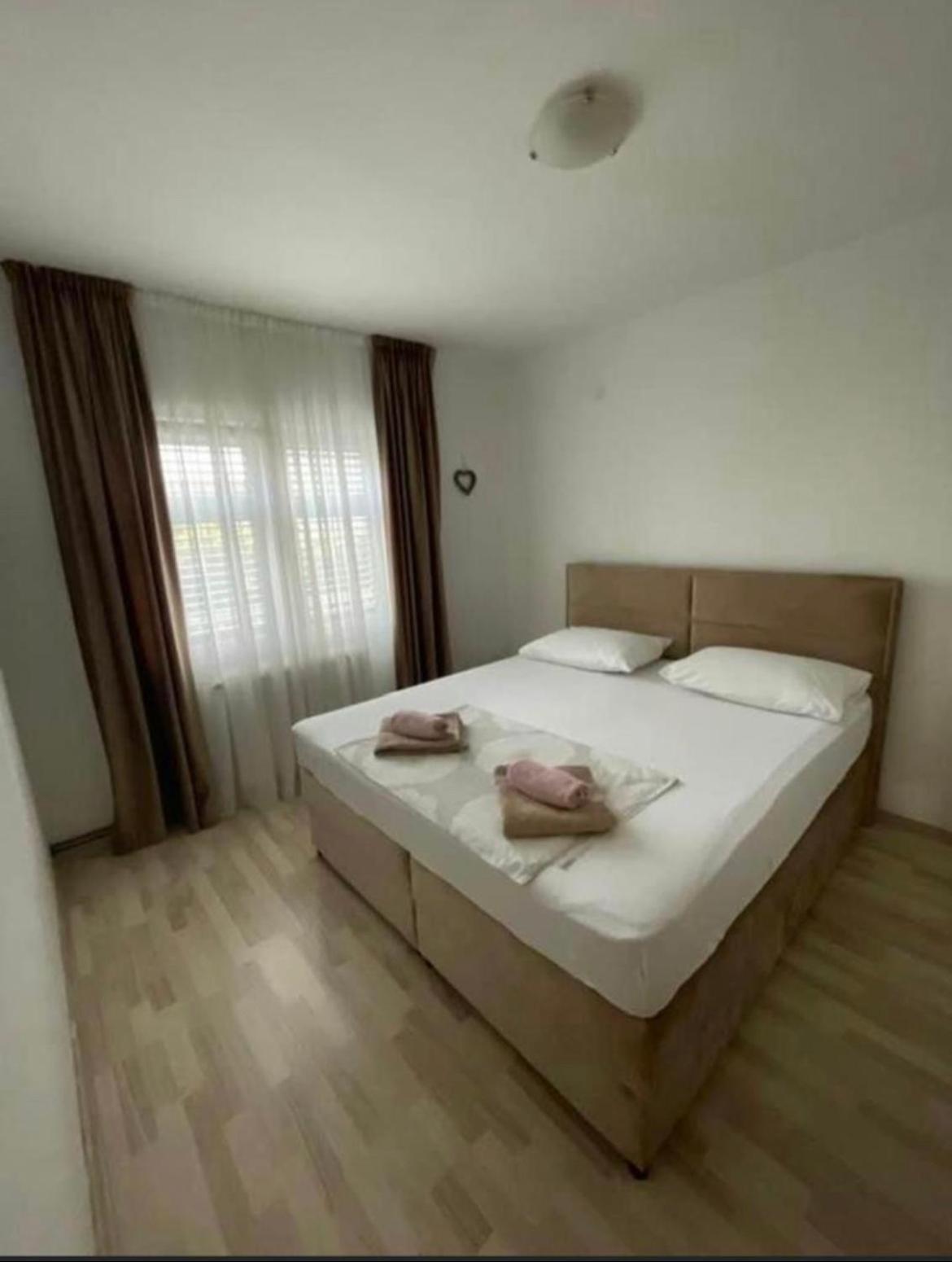 Apartamento Apartman Kurtov Pakoštane Exterior foto